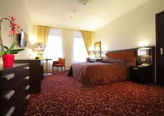 Отель Menorah Hotel Днепр Классический двухместный номер с 1 кроватью или 2 отдельными кроватями-3