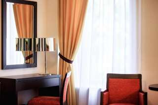 Отель Menorah Hotel Днепр Классический двухместный номер с 1 кроватью или 2 отдельными кроватями-13