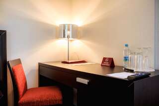 Отель Menorah Hotel Днепр Бюджетный двухместный номер с 1 кроватью-1