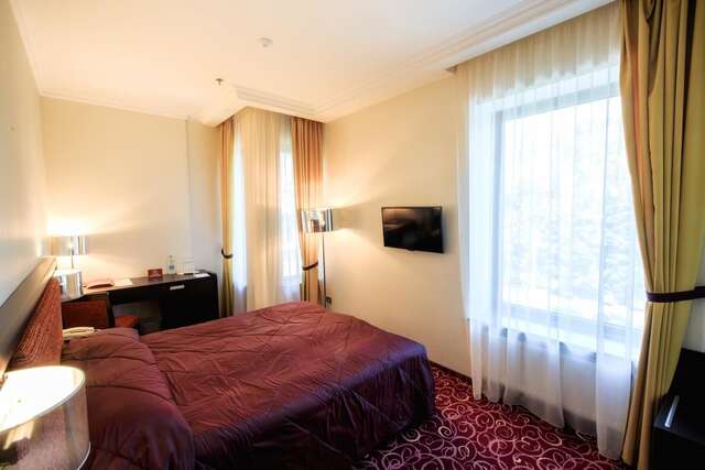 Отель Menorah Hotel Днепр-14