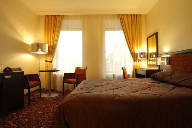 Отель Menorah Hotel Днепр-21