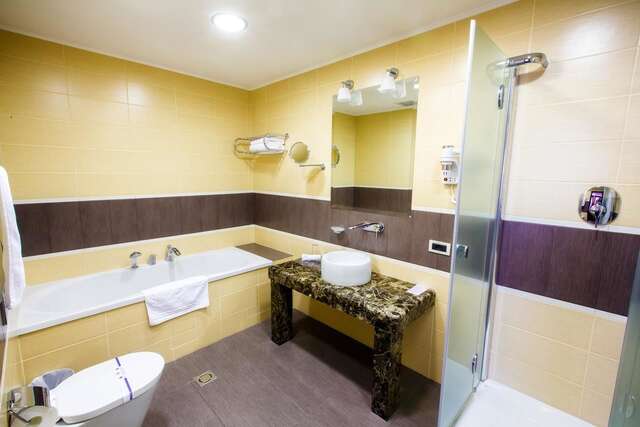 Отель Menorah Hotel Днепр-35