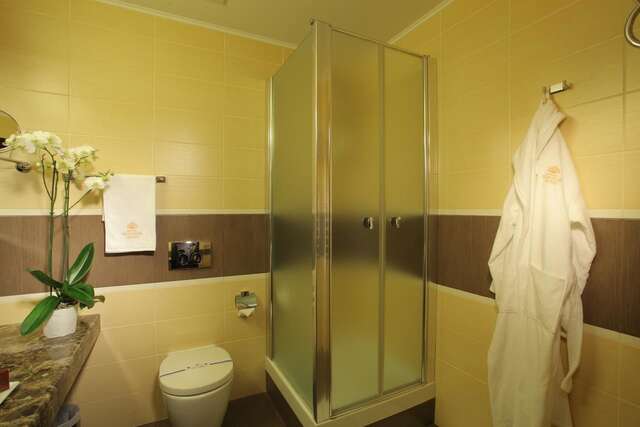 Отель Menorah Hotel Днепр-39
