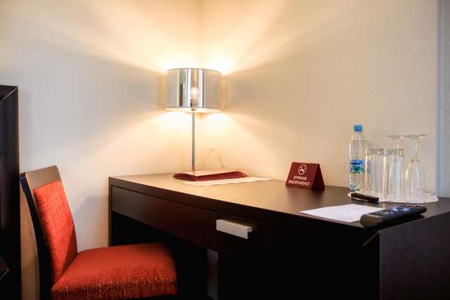 Отель Menorah Hotel Днепр-11